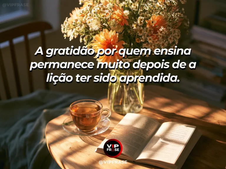 Frase de gratidão com livros abertos e mãos compartilhando conhecimento