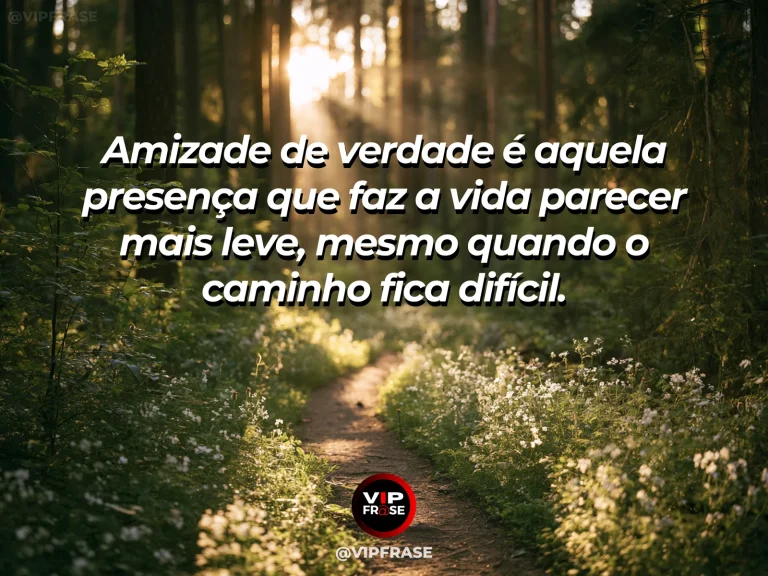 Amigos caminhando juntos em trilha tranquila, simbolizando uma amizade que torna a vida mais leve.