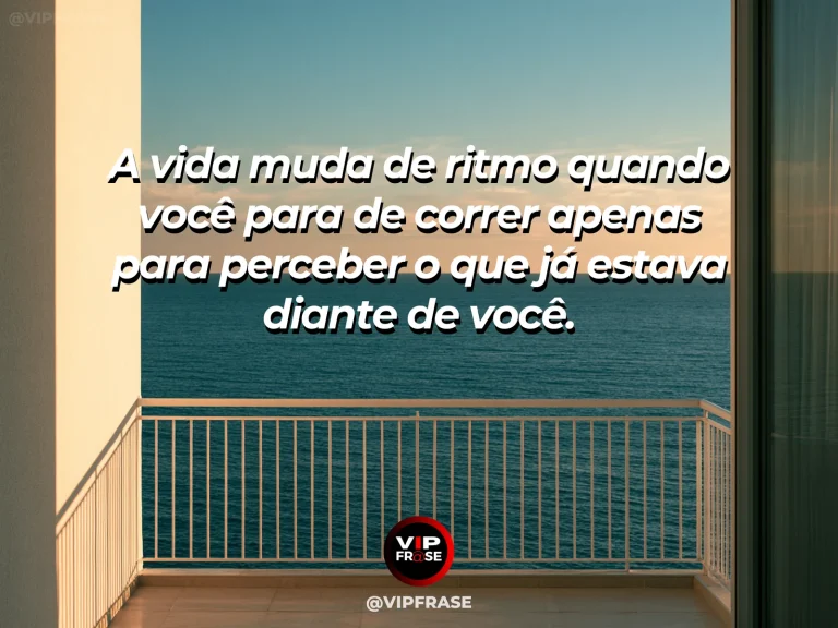Frase reflexiva sobre vida com amanhecer luminoso em varanda com plantas.