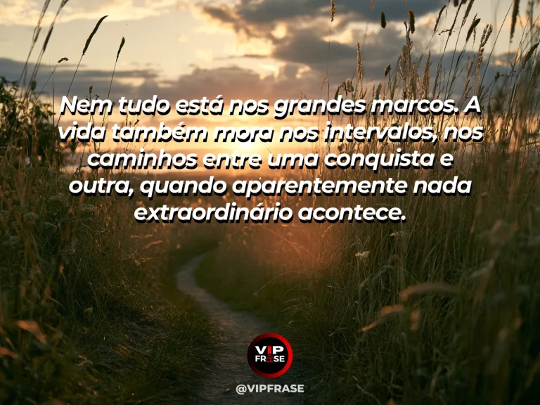 Mensagem reflexiva sobre valor dos intervalos da vida, com passeio urbano tranquilo com árvores coloridas pela manhã.