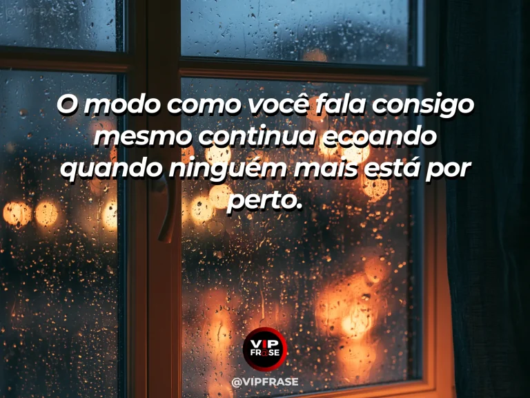 Frase reflexiva sobre autoestima, com espelho iluminado e plantas ao redor.