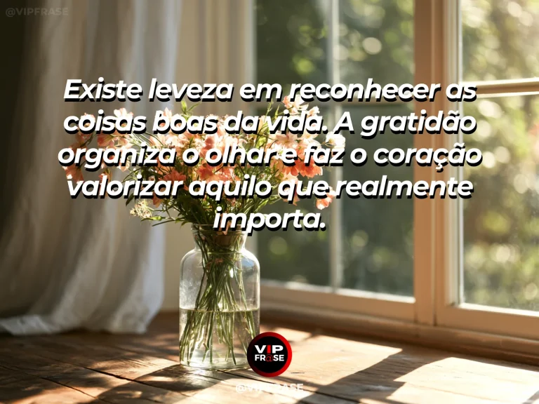 Mensagem de gratidão com cena de cortinas leves ao vento diante de janela clara, plantas e atmosfera de leveza emocional