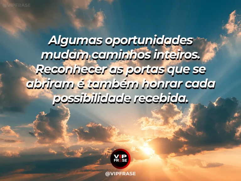 Mensagem de gratidão sobre gratidão pelas portas que se abriram, em portas e arcos iluminados por luz dourada