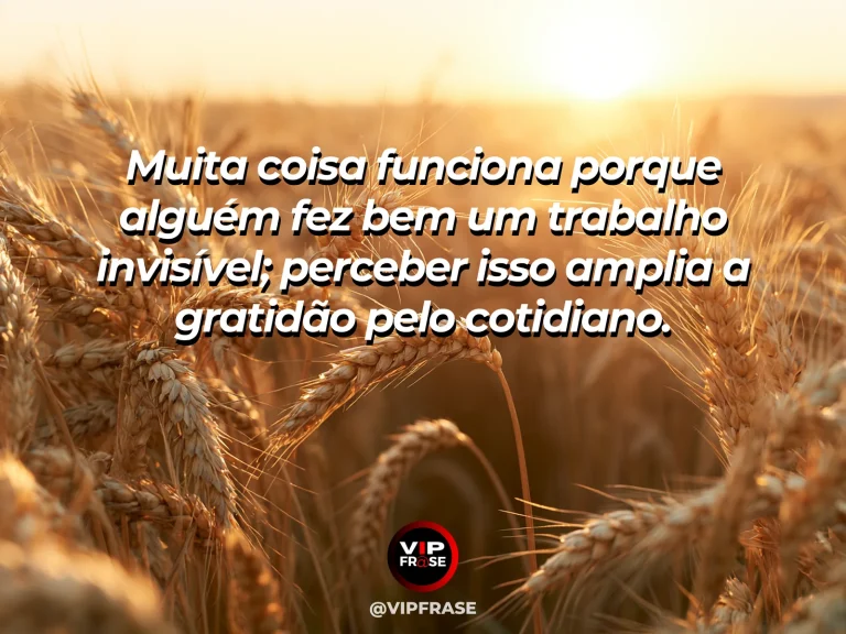 Mãos organizando cuidadosamente um espaço de trabalho antes da chegada das pessoas, luz suave, foco no trabalho invisível