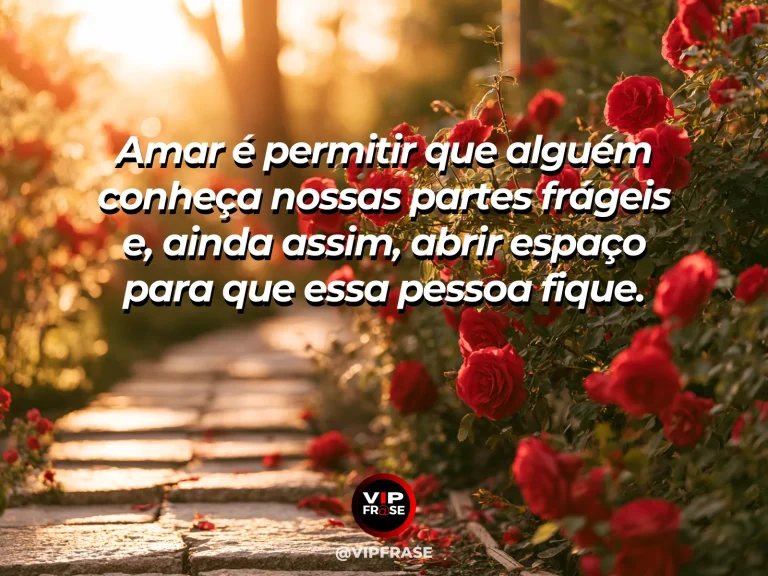 Frase sobre amor, com uma cerâmica restaurada em kintsugi.