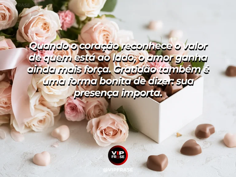 Mensagem de amor e gratidão com flores e duas xícaras em luz quente.