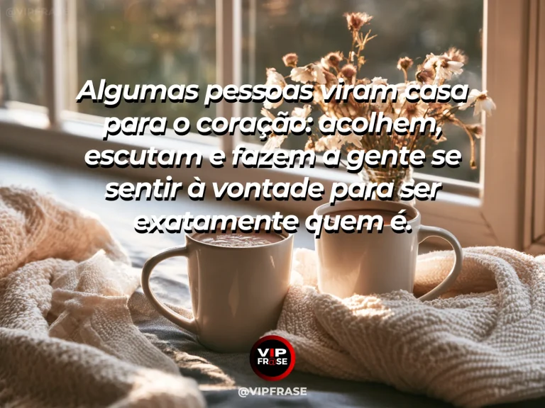 Mensagem sobre amizade em cena de two friends sharing tea in a cozy living room.
