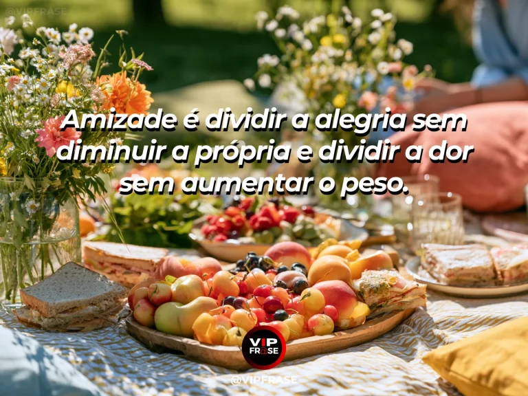 Frase sobre amizade com duas tigelas com frutas sobre uma mesa compartilhada e simples.