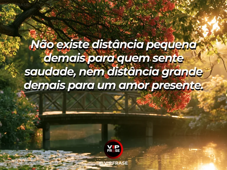 Frase sobre amor, com duas luzes distantes refletidas em um lago.