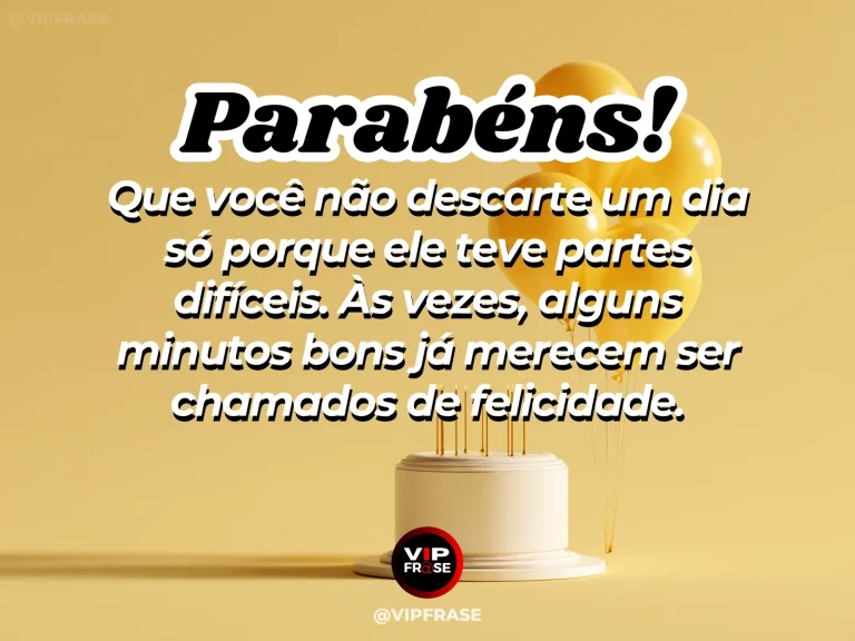 Frase de aniversário sobre alegria em dias imperfeitos, com bolo, café e luz após a chuva.