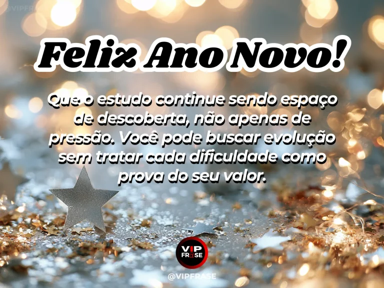 Mensagem de Ano Novo sobre estudo sem cobrança, com mesa de leitura iluminada e acolhedora.