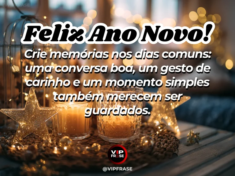 Frase de Ano Novo sobre vida, felicidade, em cena serena com mesa aconchegante com chá, luz quente e clima de cotidiano bonito.