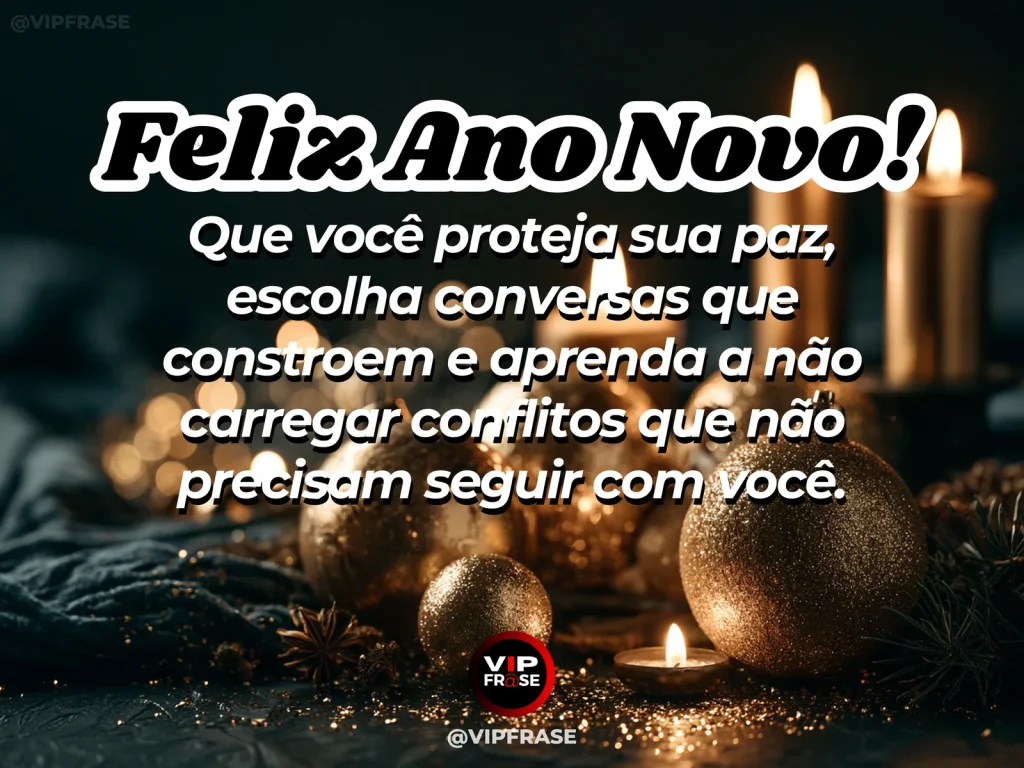 Mensagem de Ano Novo sobre paz e sabedoria, com pedras lisas equilibradas à beira de água calma.