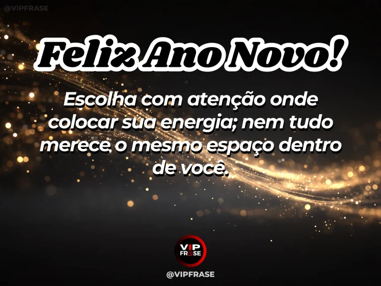 Frase de Ano Novo sobre sabedoria, em cena serena com estrada simbólica ao amanhecer, com luz dourada e sensação de foco interior.