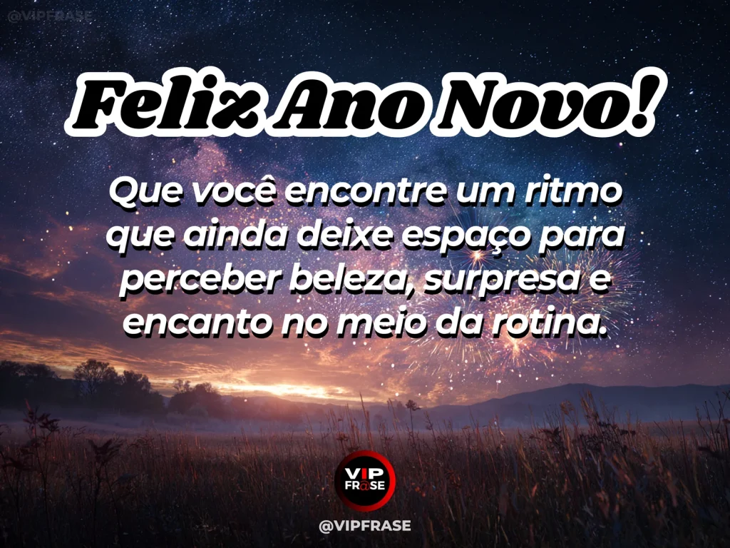 Frase de Ano Novo sobre viver com mais encanto, em rua arborizada tranquila.