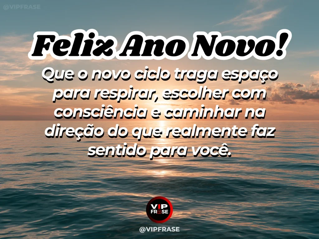 Mensagem de Ano Novo sobre propósito, com caminho iluminado pelo amanhecer.