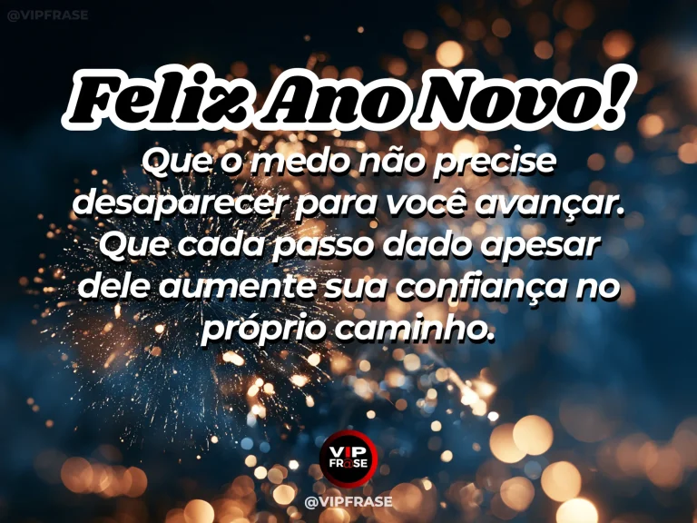 Mensagem de Ano Novo sobre coragem, com ponte suspensa segura sobre vale com névoa dissipando, luz forte do outro lado e sensação de avanço.