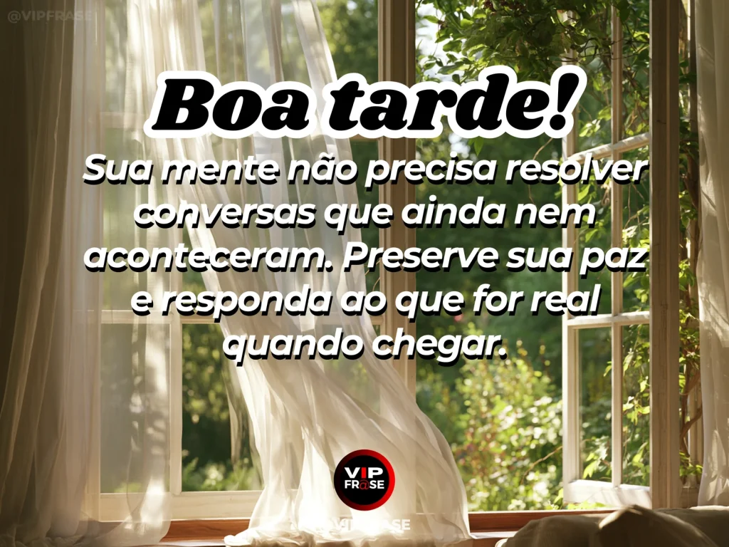 Frase de boa tarde sobre preservar a paz, com janela aberta para um céu calmo