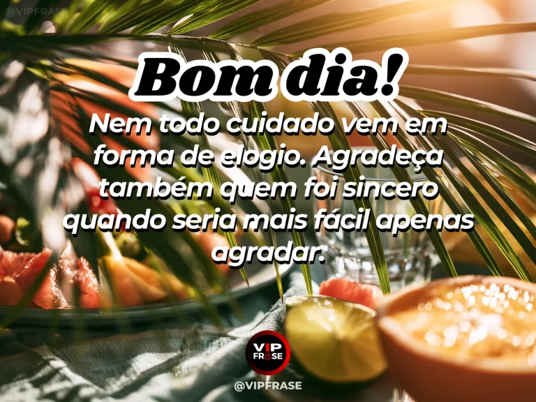 Frase de bom dia sobre gratidao, com duas cadeiras frente a frente em uma varanda ao amanhecer.