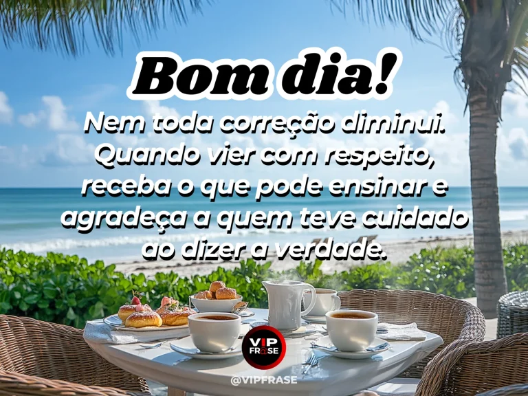 Frase de bom dia sobre gratidão e sabedoria, com caderno e duas xícaras em uma conversa tranquila.