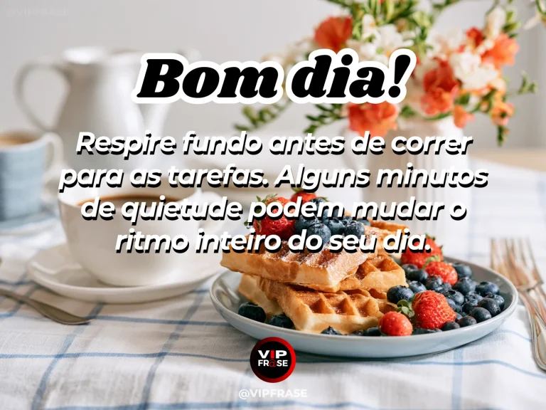 Mensagem de bom dia sobre paz, com bebida quente junto a uma janela iluminada.