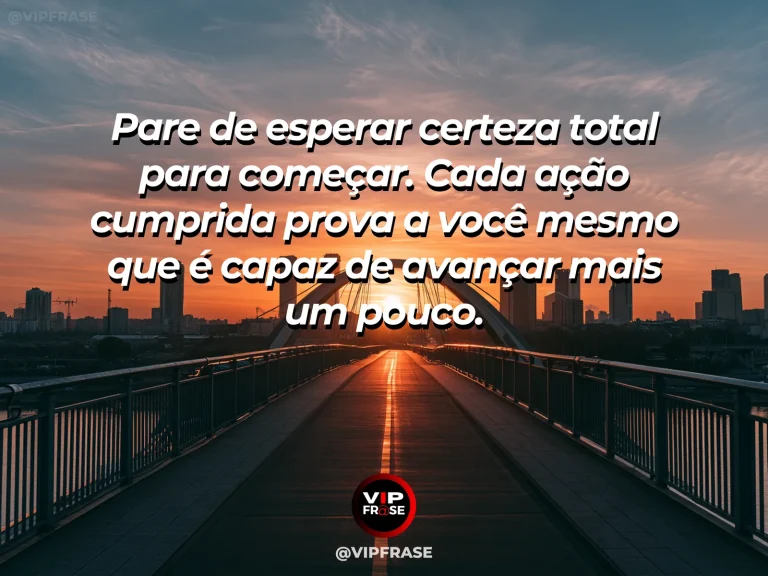 Frase motivacional sobre confiança, com uma pessoa atravessando uma ponte suspensa sobre um vale com névoa.