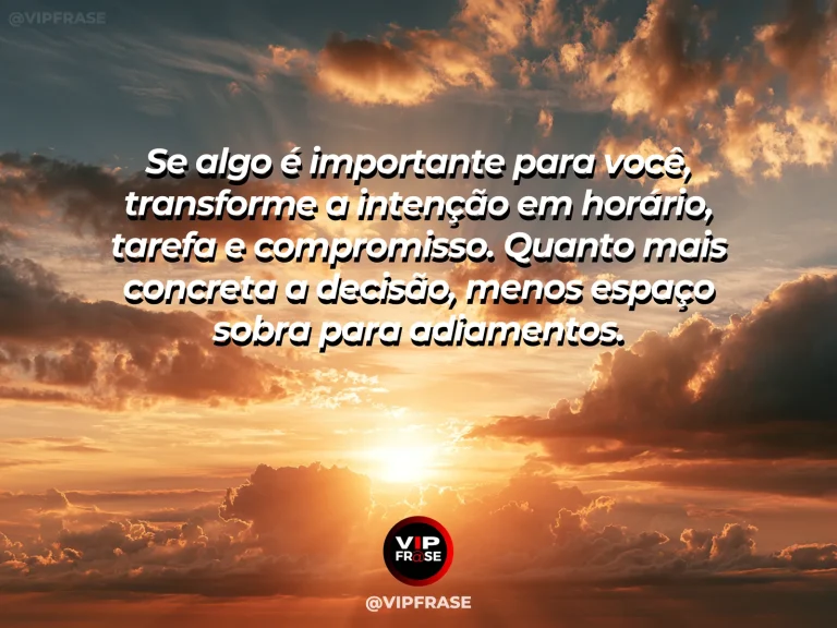 Arte motivacional sobre sucesso, agenda aberta com bloco de tempo marcado visualmente e mão iniciando a tarefa, sem texto legível.