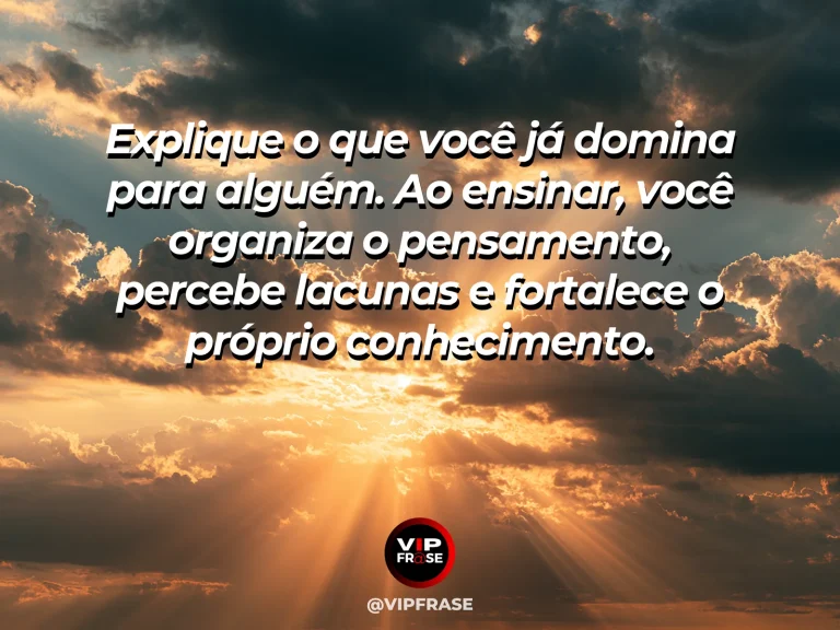 Mensagem motivacional sobre estudo e liderança, com uma pessoa explicando um conceito a outra em mesa de estudo colaborativa.