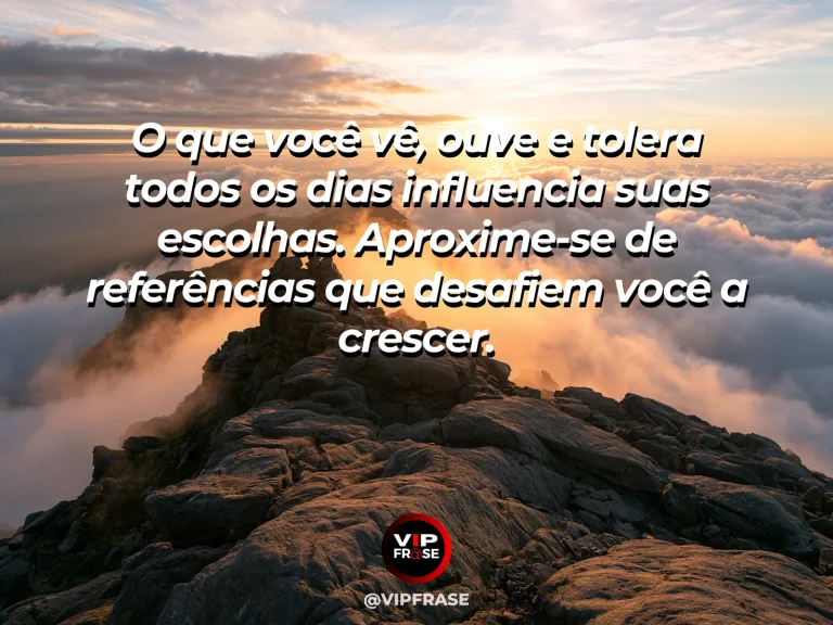 Mensagem motivacional sobre sabedoria e sucesso, com um espaço inspirador de estudo e trabalho com referências de alto nível, sem luxo exagerado.