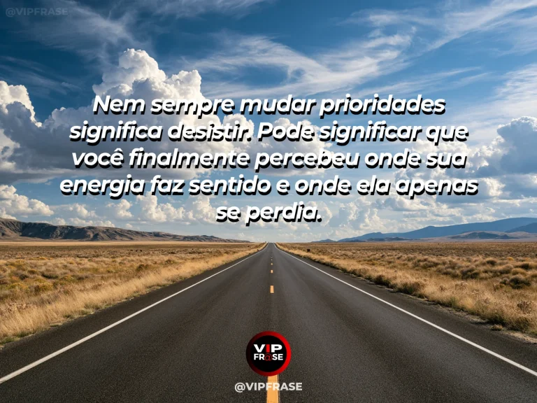 Mensagem de reflexão sobre coragem e sabedoria, com pessoa reorganizando um mural de planos em estúdio luminoso, com plantas e cores vivas, sugerindo escolhas conscientes.