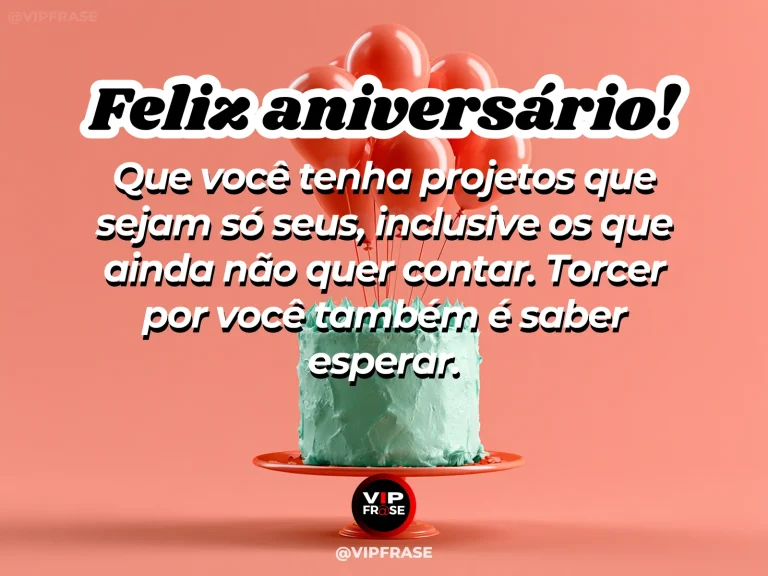 Mensagem de aniversário para irmã sobre planos privados, com caderno fechado, envelope lacrado, bolo e flores.
