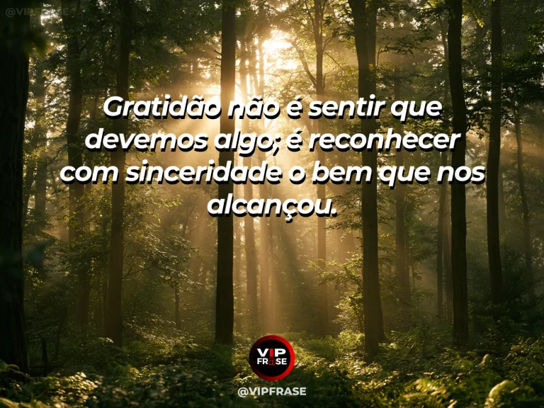 Frase de gratidão com mãos recebendo um pequeno gesto de cuidado sob luz suave