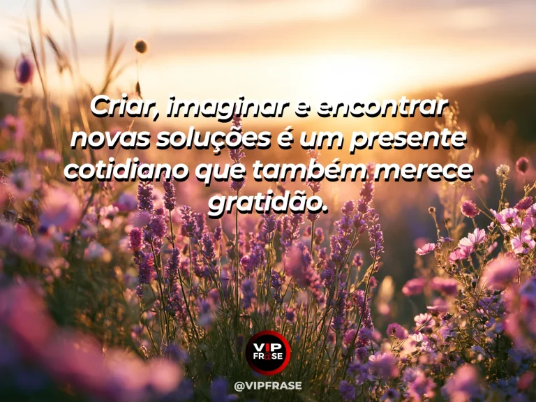 Frase de gratidão com mesa criativa com papéis, lápis e formas orgânicas