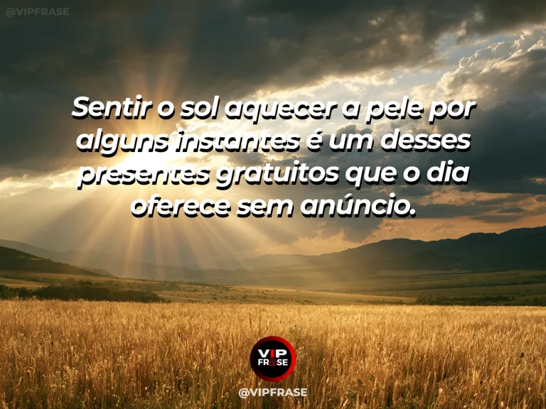 Pessoa recebendo luz dourada do sol no rosto e nos braços, jardim tranquilo, atmosfera leve, natural e calorosa