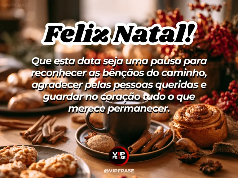 Mensagem de Natal sobre gratidao, com velas acesas ao lado de fotografias desfocadas e enfeites natalinos elegantes, clima de memória e gratidão.