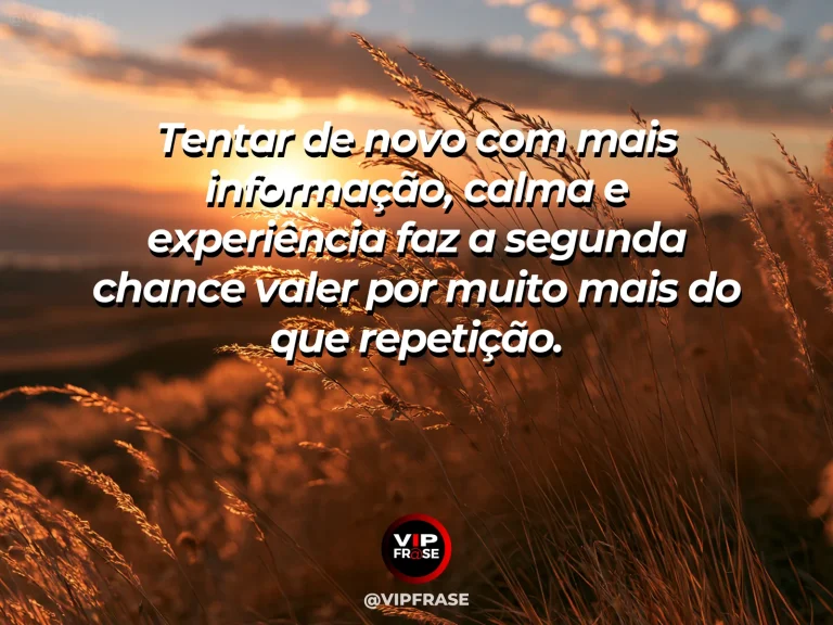 Pessoa recomeçando um projeto em caderno limpo com anotações anteriores ao lado, luz de manhã, clima de nova chance consciente