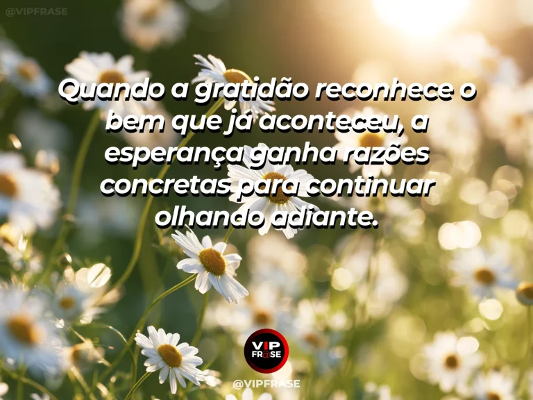 Mensagem de gratidão sobre gratidão e esperança, com horizonte luminoso depois da chuva com arco de luz suave entre nuvens