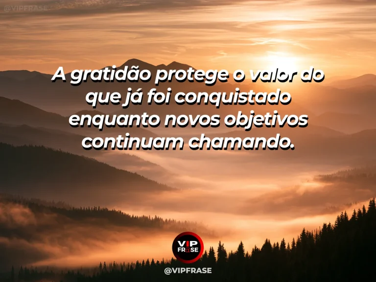 Frase de gratidão com caderno de metas ao lado de conquistas simples já alcançadas