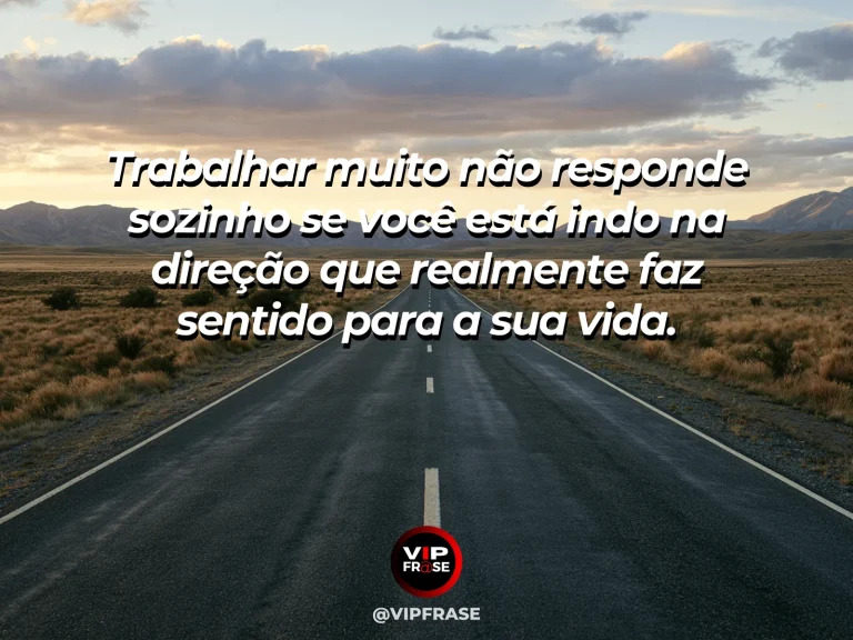 Frase reflexiva sobre trabalho e vida com rua urbana com dois caminhos.
