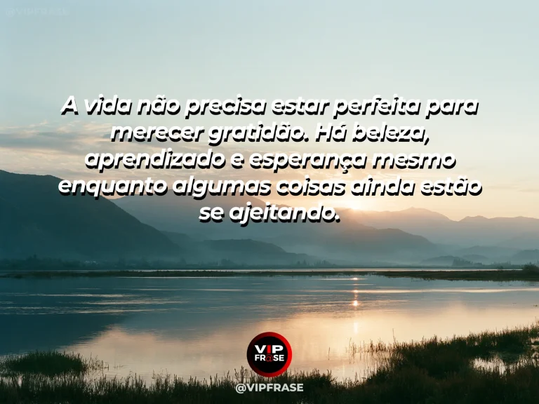 Mensagem de gratidão com cena de céu parcialmente nublado abrindo para luz clara sobre uma paisagem imperfeita e bonita