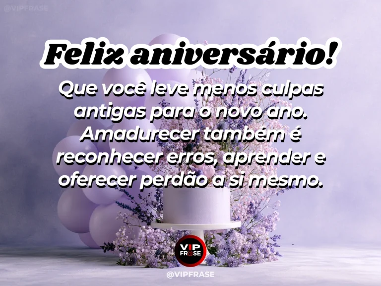 Papel amassado, caderno, vela e flores de aniversário simbolizando aprendizado e autoperdão.