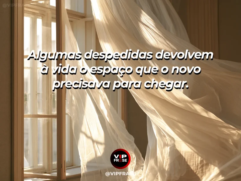 Frase reflexiva sobre recomeço, com ambiente aberto e cheio de luz.