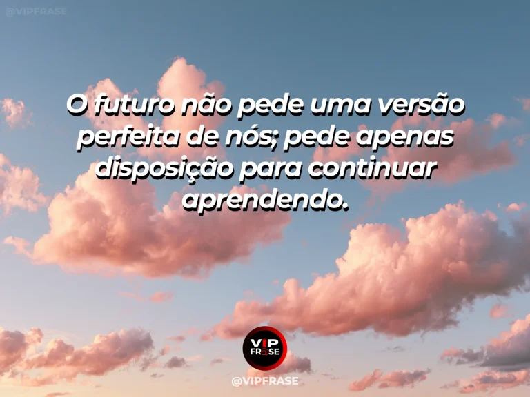 Frase reflexiva sobre esperanca, sabedoria com amanhecer colorido sobre cidade moderna cercada por verde.