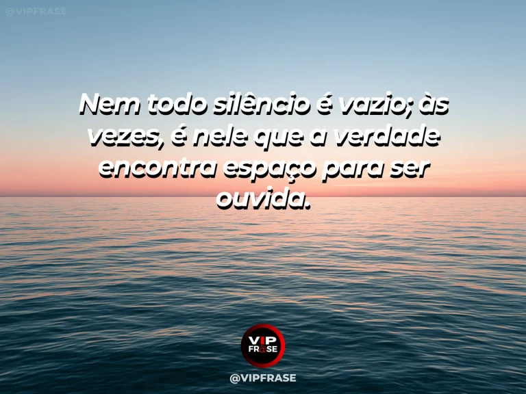 Frase reflexiva sobre sabedoria com lago sereno refletindo céu e árvores.