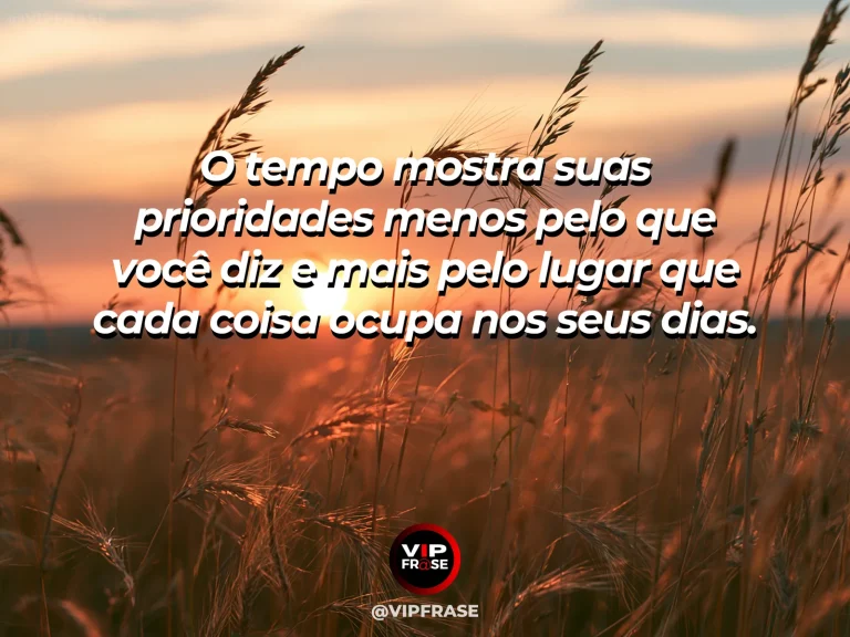 Frase reflexiva sobre vida com relógio junto à janela com sombras de folhas.