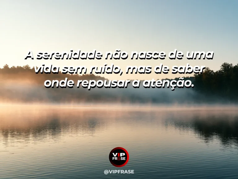 Frase reflexiva sobre serenidade, com banco tranquilo em parque iluminado.