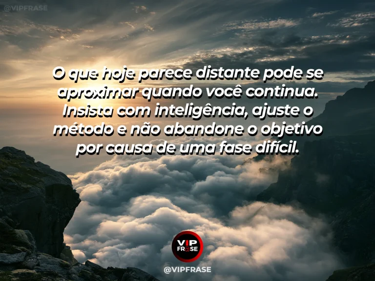 Mensagem motivacional sobre forca com trilha em paisagem ampla