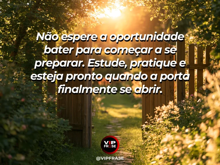 Mensagem motivacional sobre sucesso e estudo, com uma mesa de estudos ao amanhecer, com caderno aberto e materiais bem organizados.