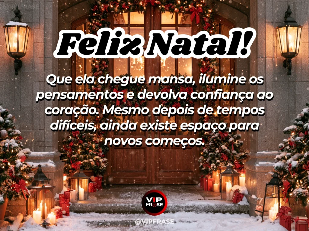 Mensagem de Natal sobre esperanca, recomeco, com porta entreaberta com luz dourada e decoração natalina, exterior mais escuro sugerindo passagem para um novo começo.