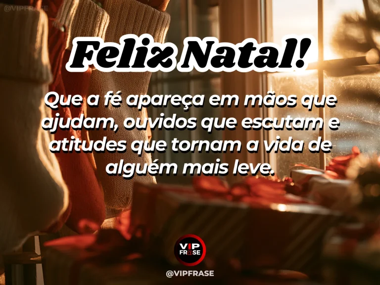 Mensagem de Natal sobre fé e carinho, com mãos organizando discretamente uma cesta de Natal para doação, luz suave e atmosfera espiritual sem símbolos explícitos.